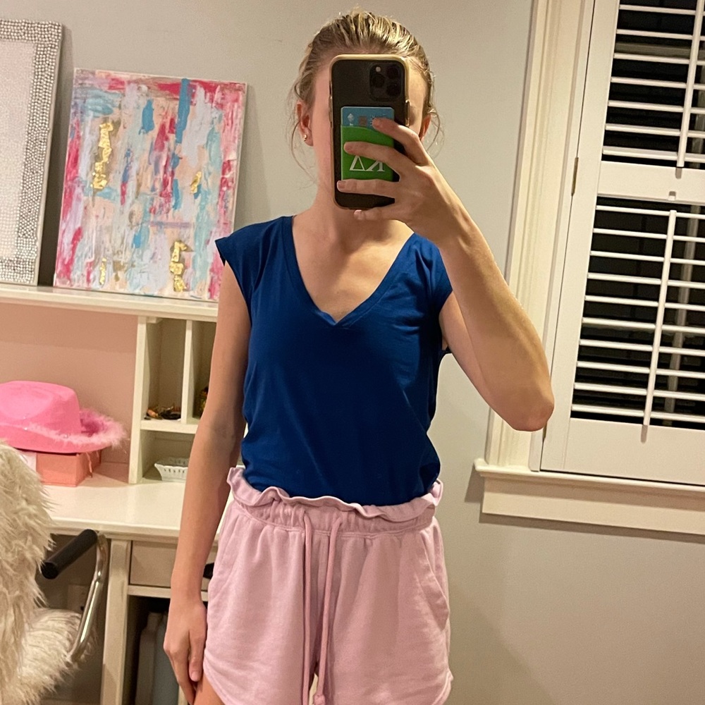 blue t shirt